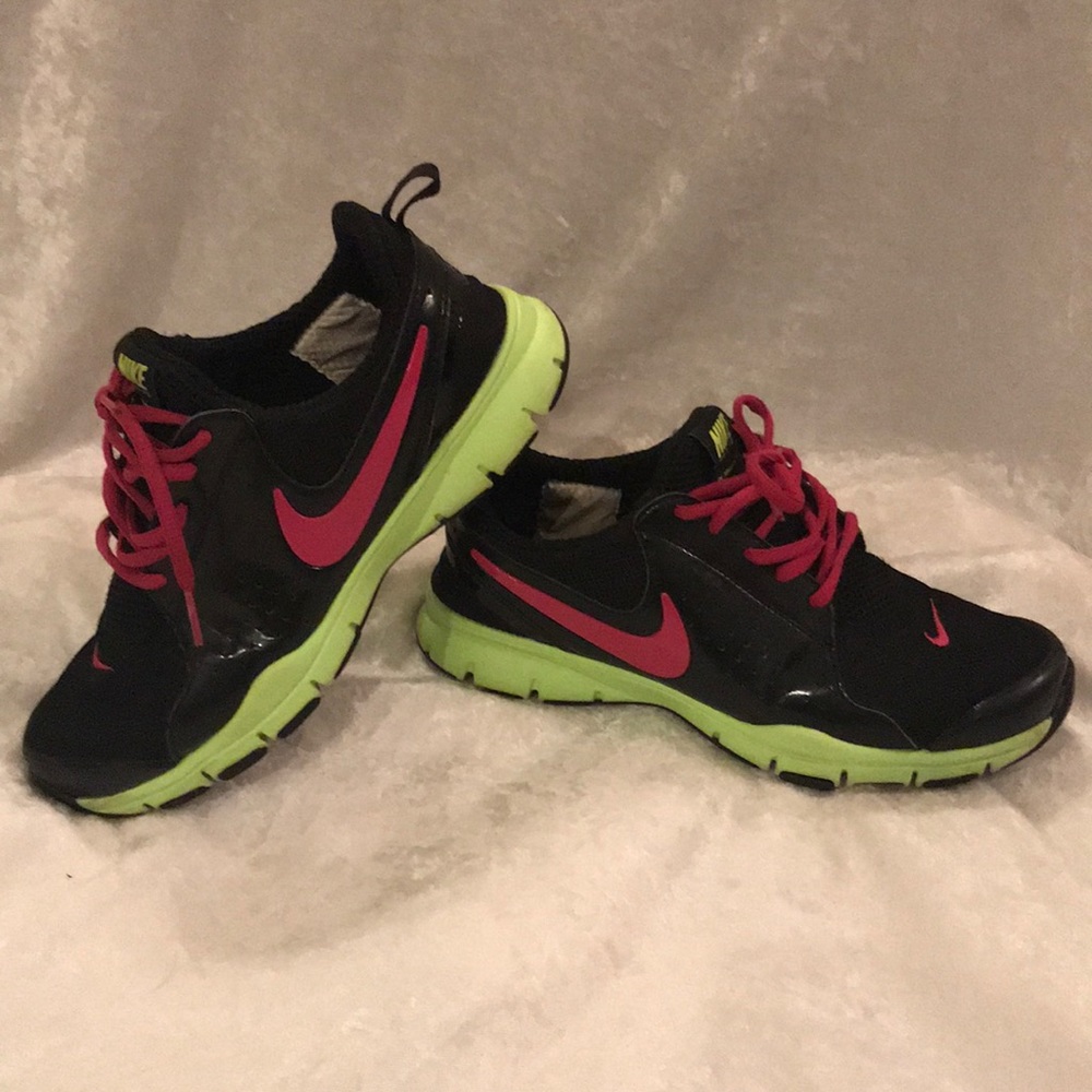 Nike Tennis Shoes